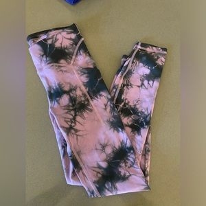 Lululemon purple tie dye leggings size 4